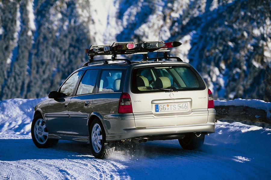  Opel Vectra Caravan (B) 1999 года  (фото 23 из 33)